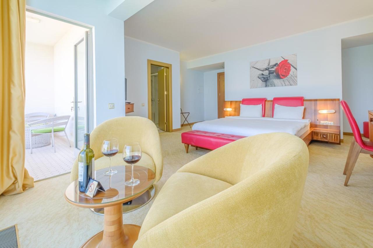 Castello Mare All Inclusive Resort บาทูมิ ภายนอก รูปภาพ
