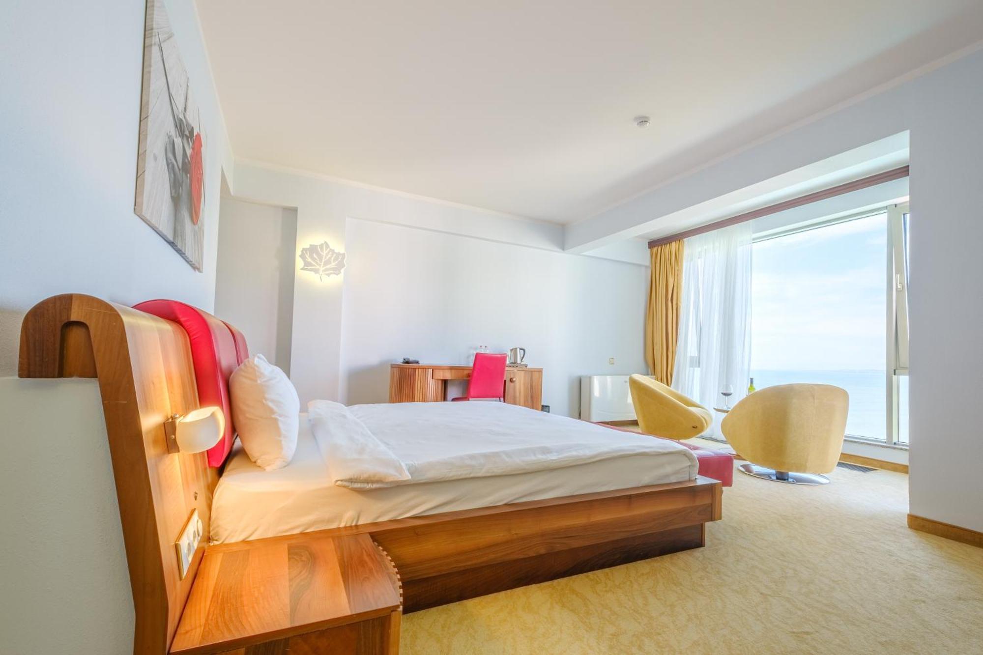 Castello Mare All Inclusive Resort บาทูมิ ภายนอก รูปภาพ