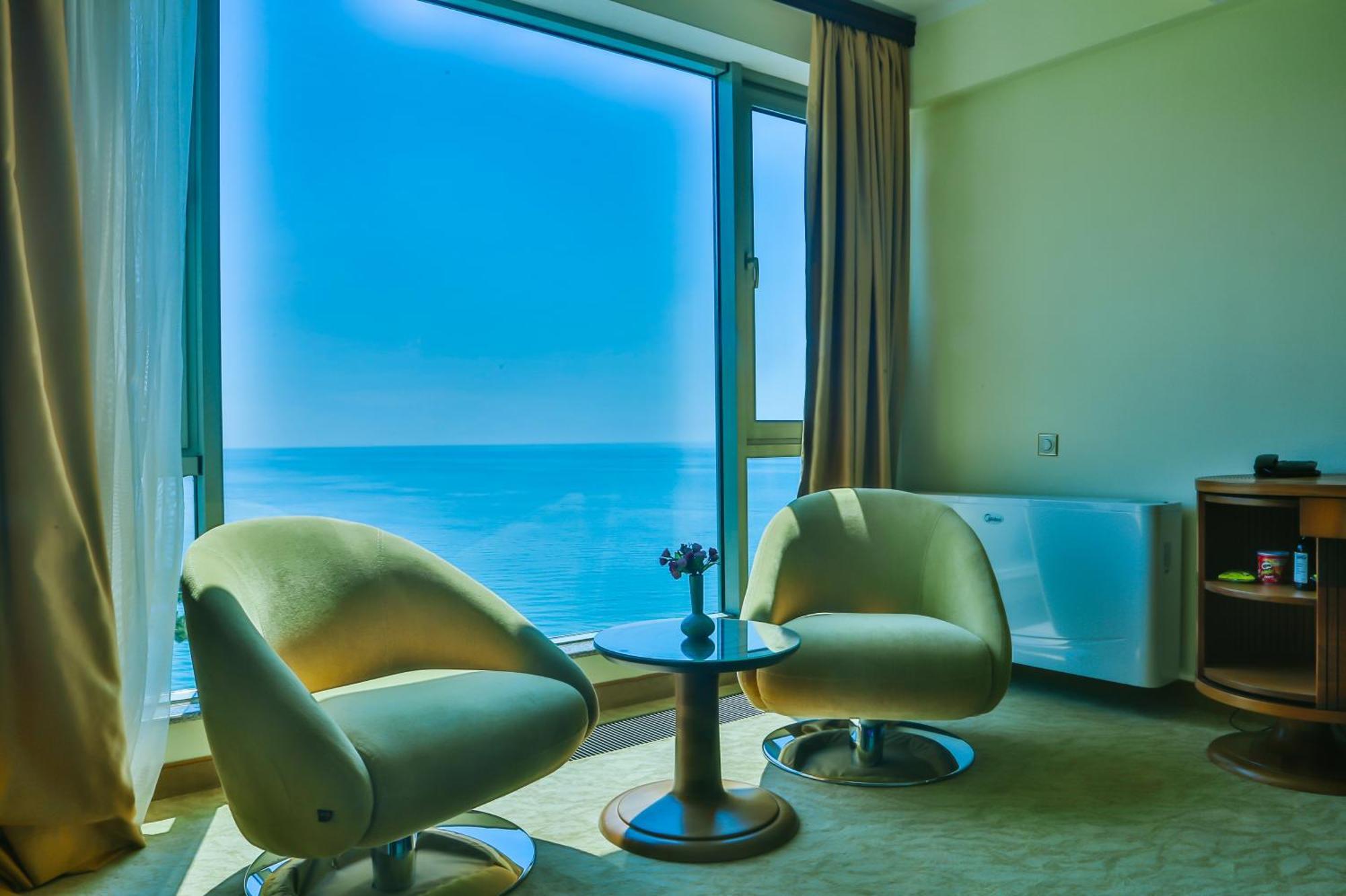 Castello Mare All Inclusive Resort บาทูมิ ภายนอก รูปภาพ
